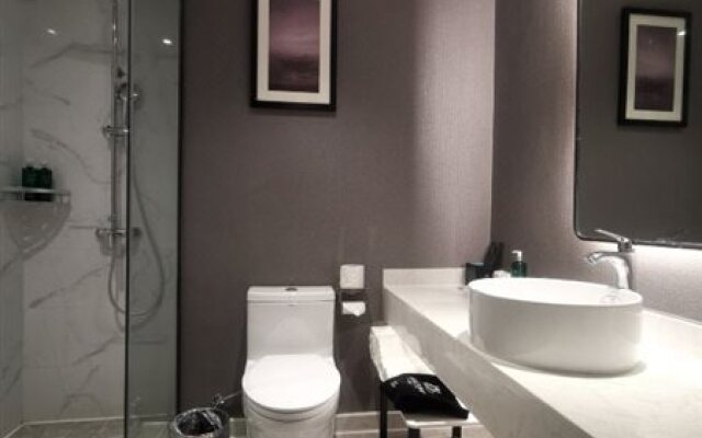 Magnotel Hotel (Dongxing Guomen Port)