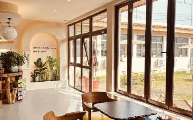 Lu Jian · Yunqi Homestay