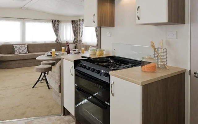 Stunning 4-bed Caravan in Mablethorpe Sleeps 10