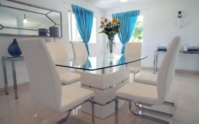 V Royal Luxury Villas