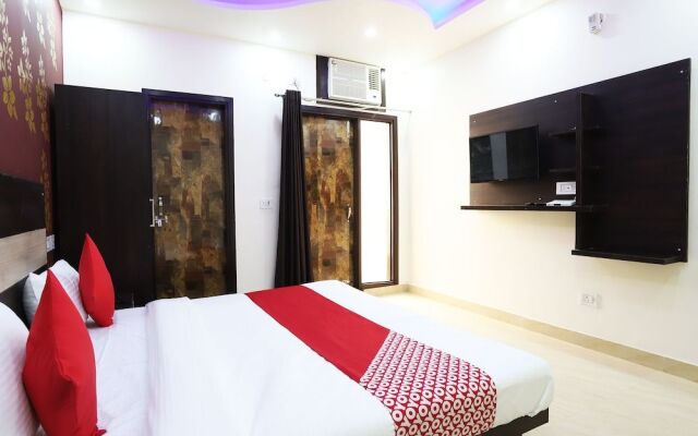 Oyo 42619 Diamond Key Residency