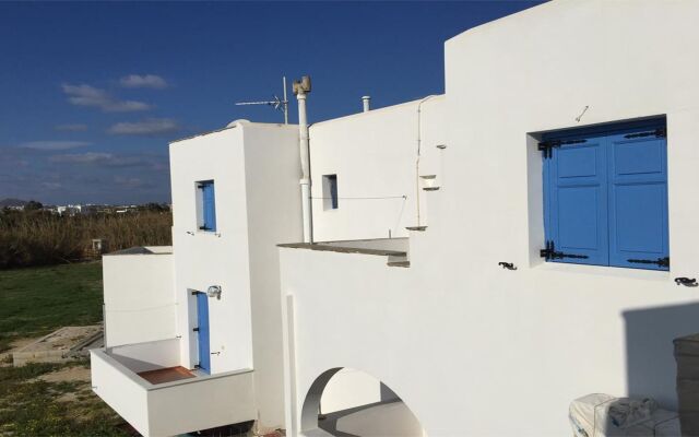 Depis Plaka Studios Naxos