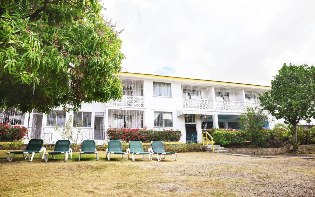 Adulo Apartments