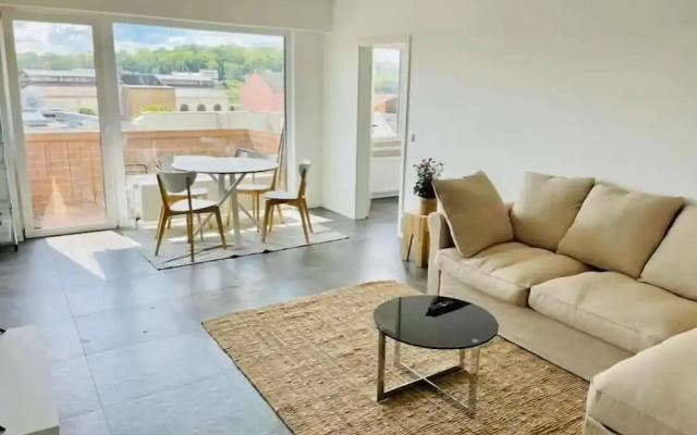 Large 1 bedroom with Terrace & Parking