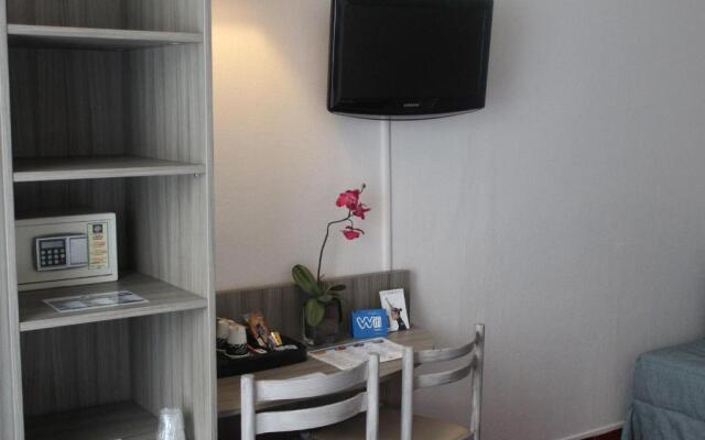 Avia Saphir Montparnasse