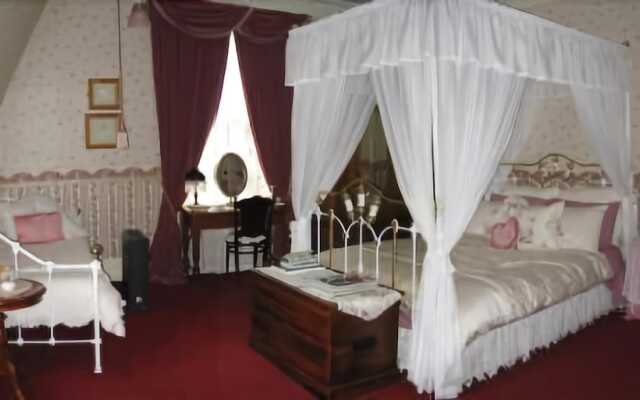 Lisburn House