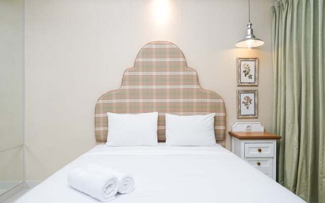 Comfy Studio at Puri Mansion Apartment by Travelio