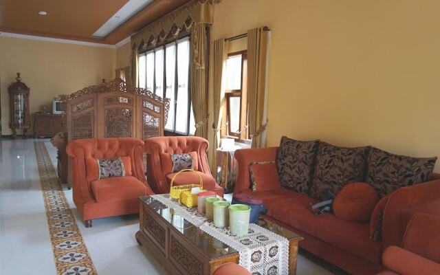 OYO Life 92886 Rumah Nyaman Radhika 2 Syariah