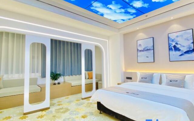 Wugong Mountain Sky City Flying Resort Hotel