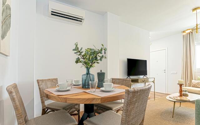 Lovely 2-bedroom apartment in Cadiz center. San Antonio III