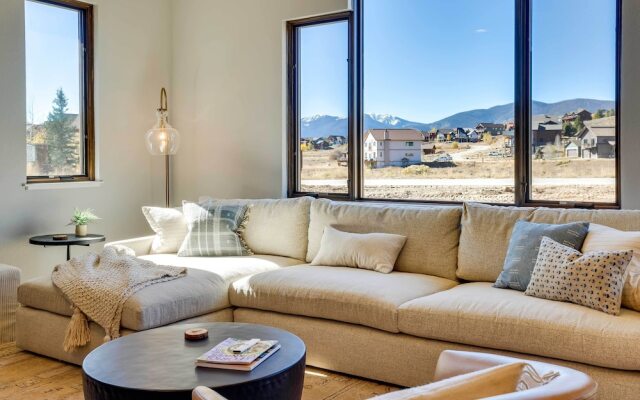 Cozy Tabernash Home w/ Fireplace & Mountain Views