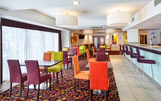 Holiday Inn Express Birmingham–South A45
