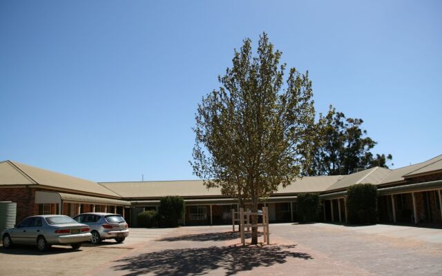 Country Gardens Motor Inn