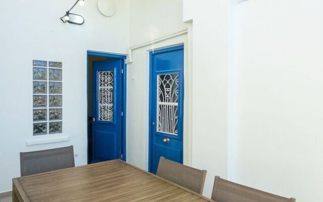 Grandma's Chic Home in Chania Venetian Harbor