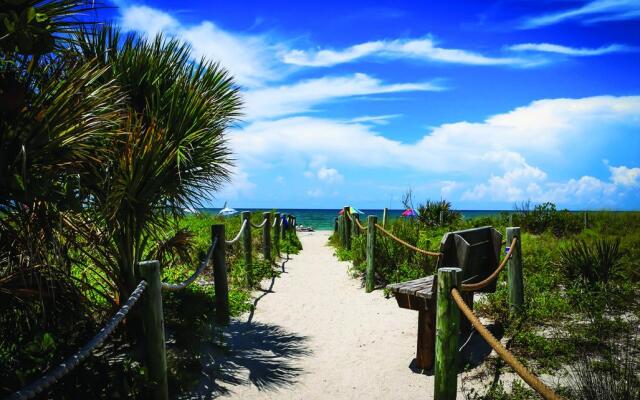 Sandcastle Resort at Lido Beach