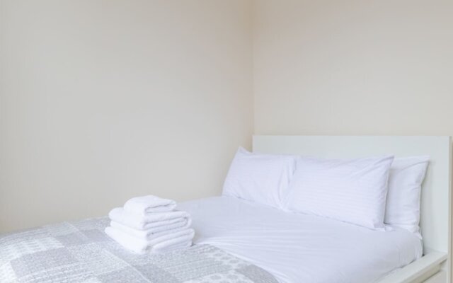 Roomy 3BD by Hampstead Heath!