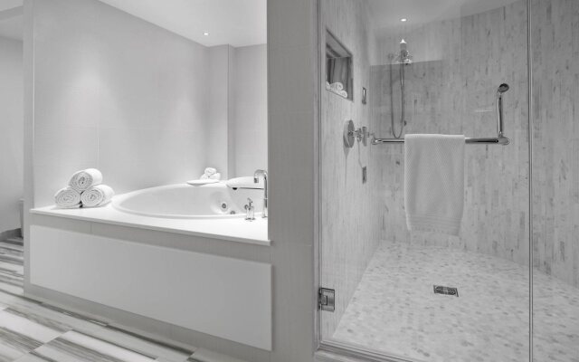 Renaissance Edmonton Airport Hotel