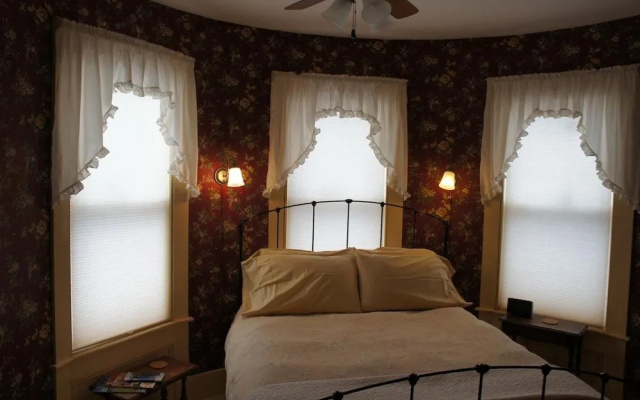 Maplecroft Bed & Breakfast