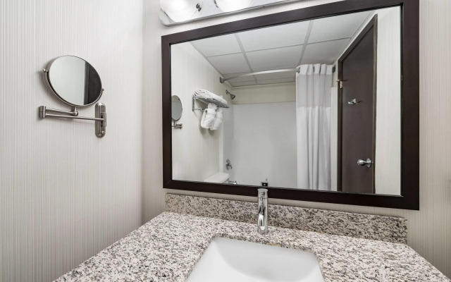 Ramada Plaza by Wyndham Regina Downtown