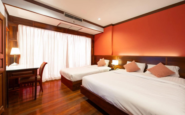 The President Hotel at Chokchai 4