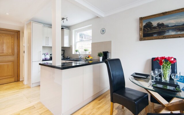 The South Kensington Courtfield Loft - ALR