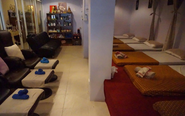 Number 1 Guesthouse & Restaurant