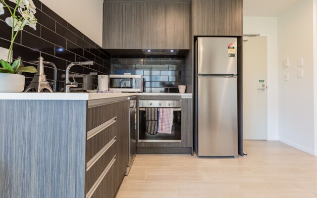 Lovely Apartment Near Myers Park in CBD