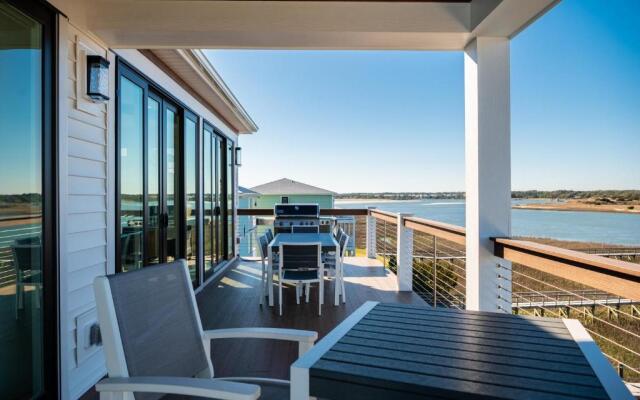 Golden Hour by Oak Island Accommodations