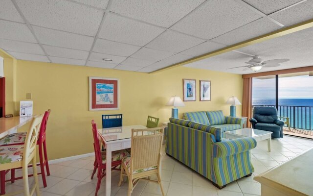 Pelican Walk 904