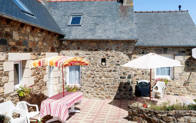 Holiday Home Chez Yvonne - PBA116