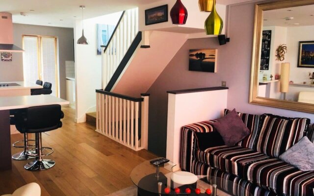 Modern 3 Bedroom House in Central Manchester