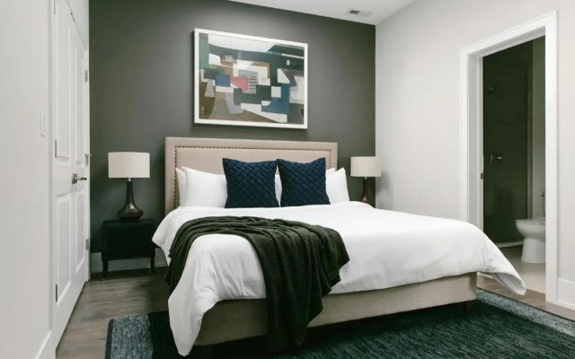 Sonder — Greektown Suites