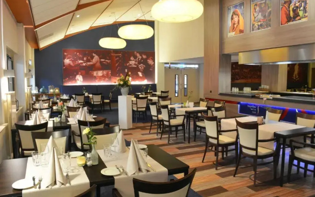 50/50 Hotel Belmont