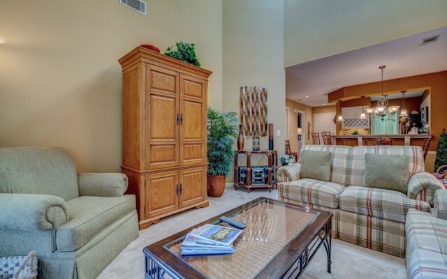 Colonnade Club 200 by Vtrips