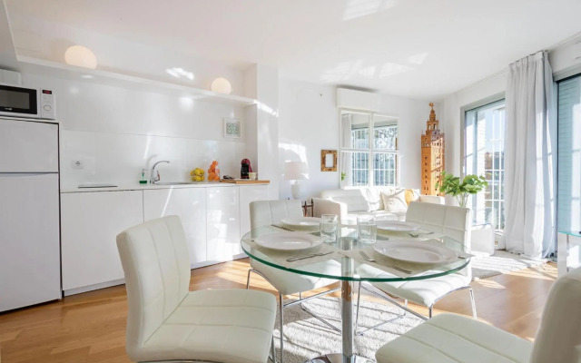 Betis Deluxe Riverside by Valcambre