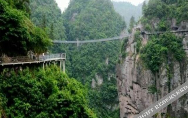 Xinchang Yunqi Small Building House