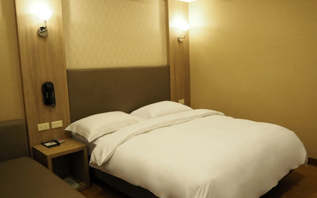 The Riverside Hotel International