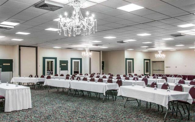 Quality Inn & Suites Escanaba North