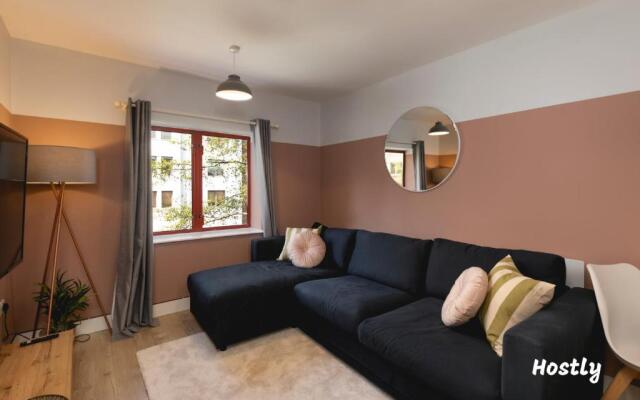 Wesley Gate Apartments - Building 3, by Hostly