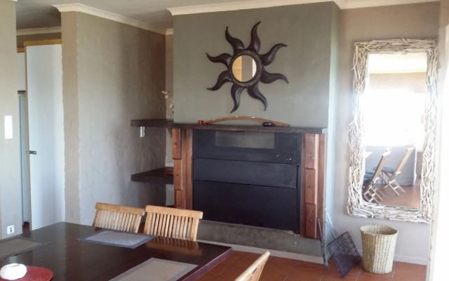 8 Thera 29 Self catering