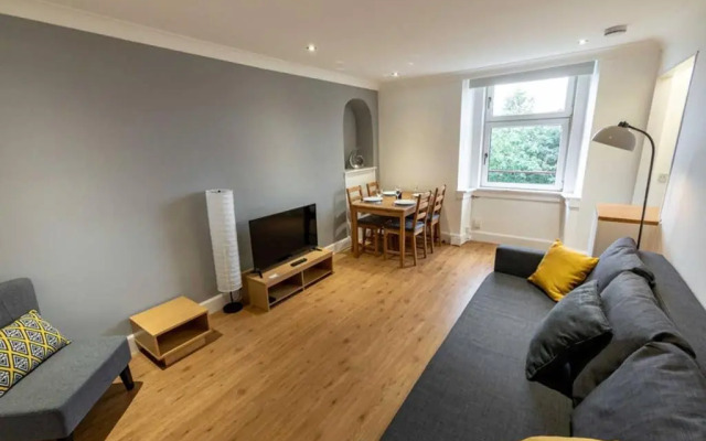 ☆Bright Apartment, Near University + City Centre☆