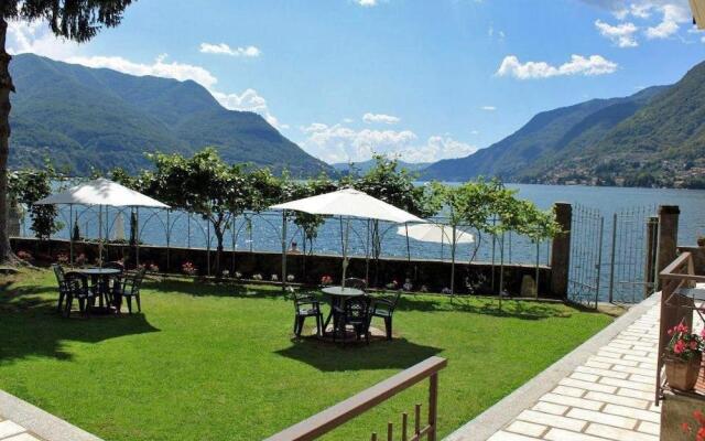 Lake Como Beach Resort and Villas