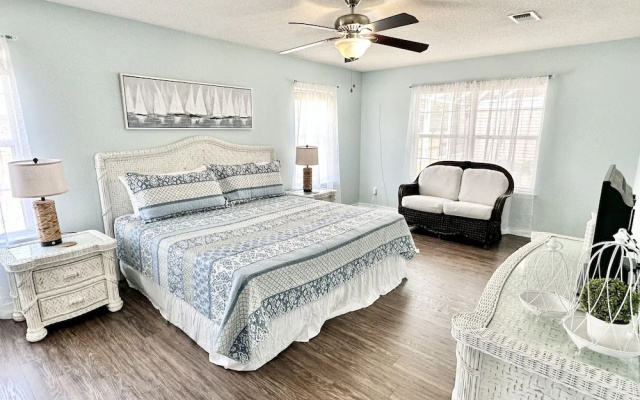 Bayou Breeze 4 Bedroom Home by RedAwning