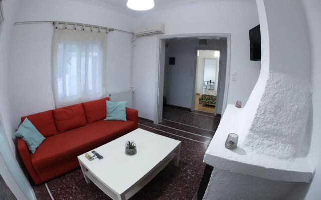 Detached house 1km from Acropolis Filopappou