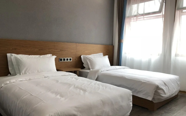 Luoyang Yijia International Youth Hostel