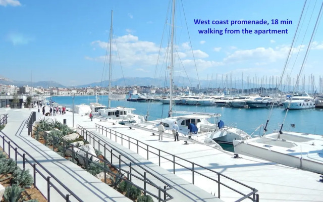 Comfortable Apartment With Balcony & Garden View