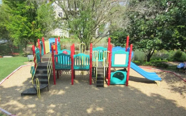 Brookside Walk In-Meadow Brook Resort