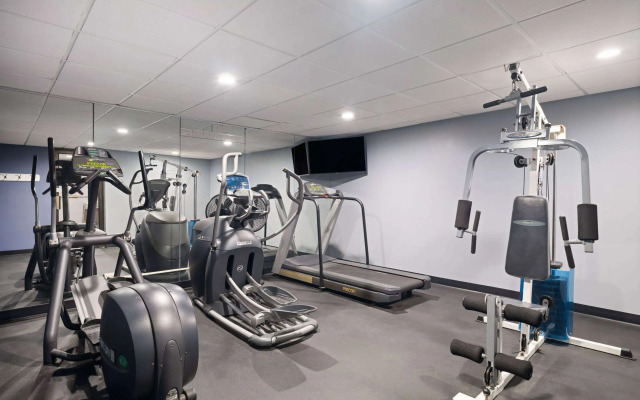 AmericInn by Wyndham Woodstock IL