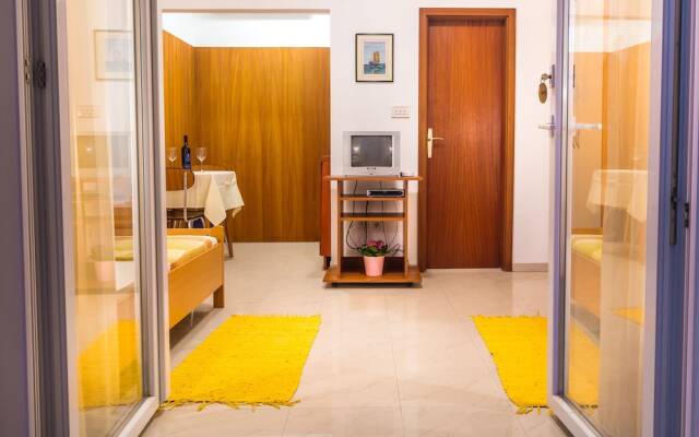 Pool Apartments Galeb