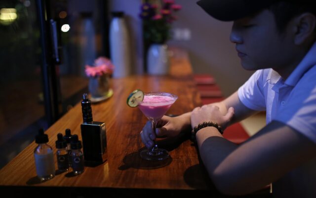 Geminai Hotel & Cafe